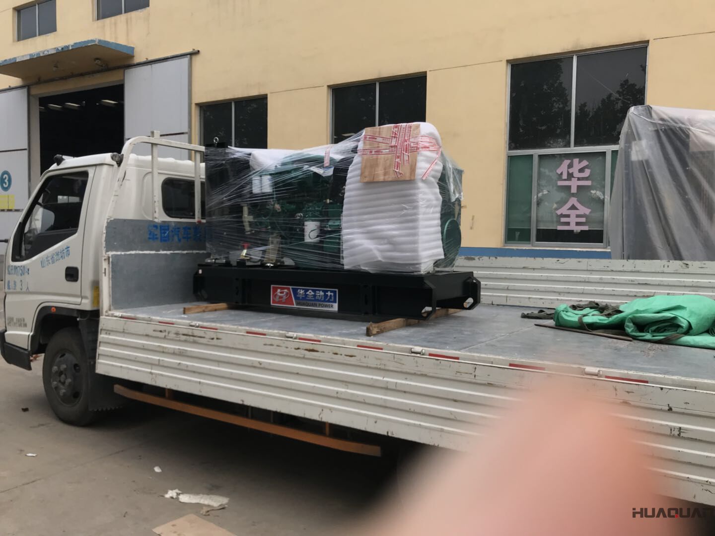 7月27號一臺30kw標(biāo)配型柴油發(fā)電機組發(fā)往江蘇