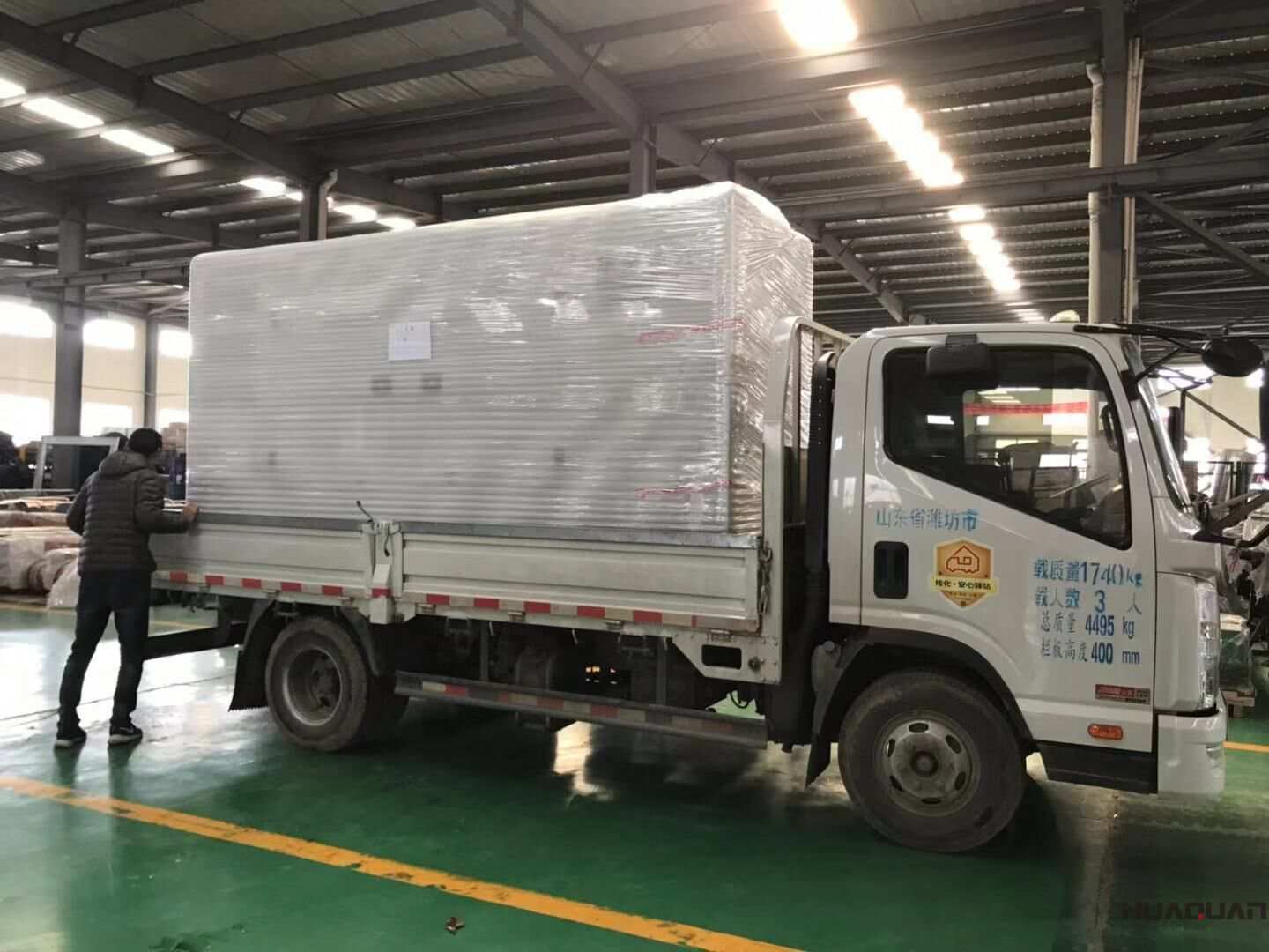 11月20日，山東劉先生訂購(gòu)的一臺(tái)500kw靜音箱柴油發(fā)電機(jī)組已從華全動(dòng)力順利發(fā)往目的地