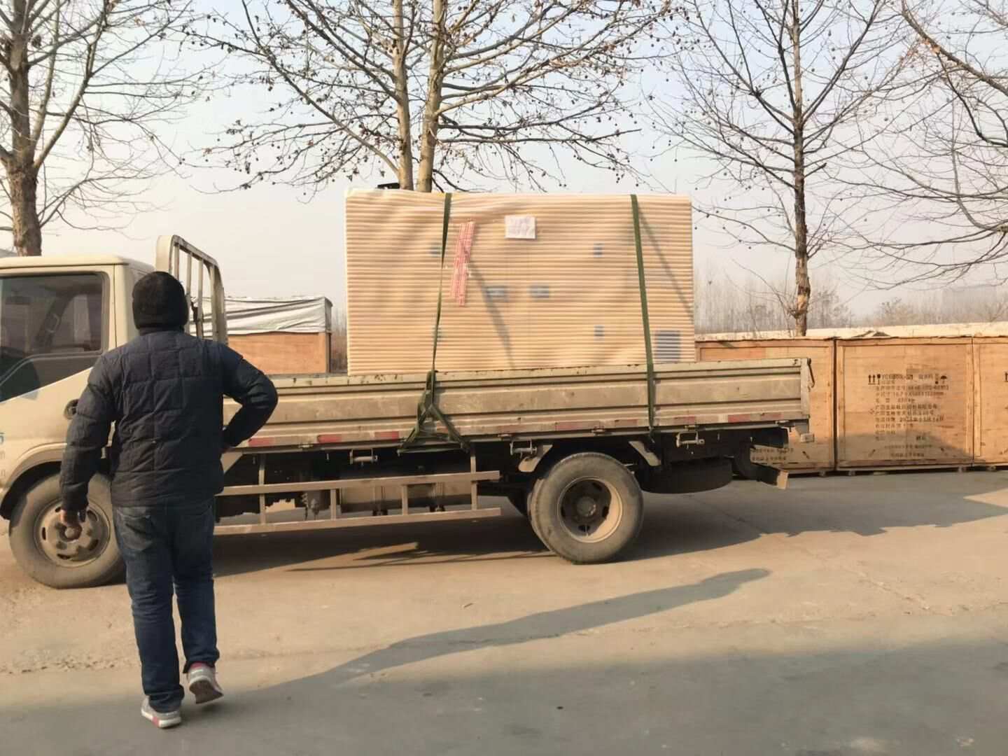 高先生從華全動(dòng)力采購(gòu)的30kw標(biāo)配柴油發(fā)電機(jī)組于1月4日順利發(fā)往陜西省